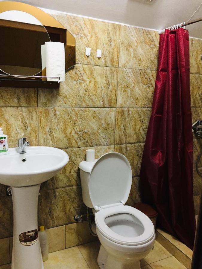 Nadiani Hostel Omalo Eksteriør bilde