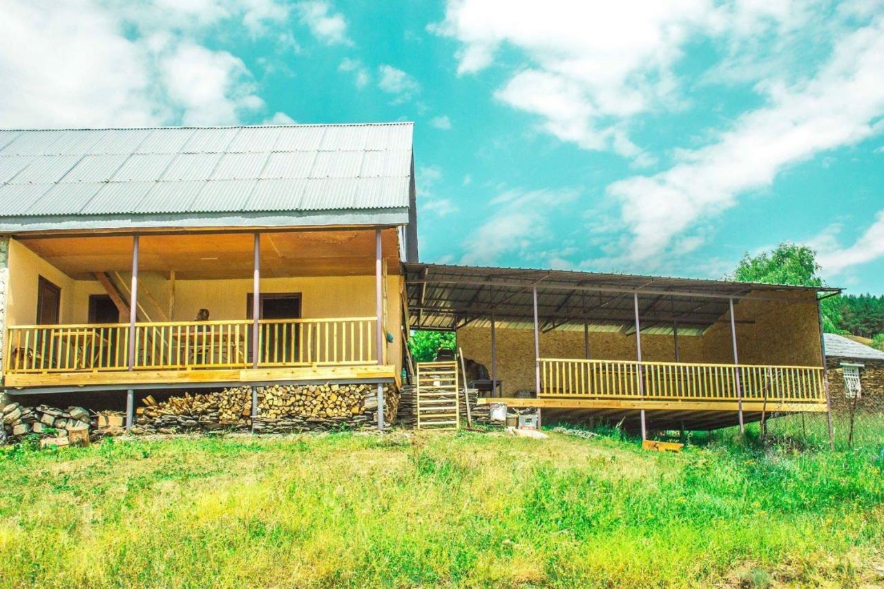 Nadiani Hostel Omalo Eksteriør bilde